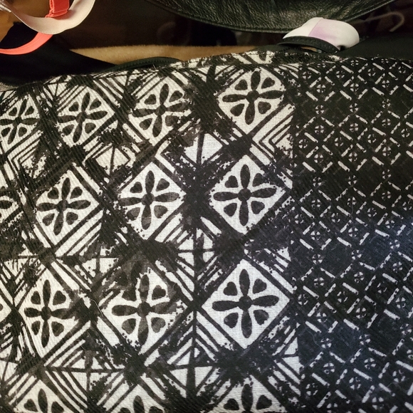 Kate and Leo scarf - Picture 1 of 2